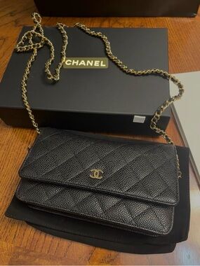 ✨ Chanel Classic Wallet on Chain (WOC) | Full Boutique Set ✨ excellent condition